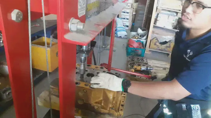 CAT 3512 marine engine  cylander head  valve guide remove and installation  method.
