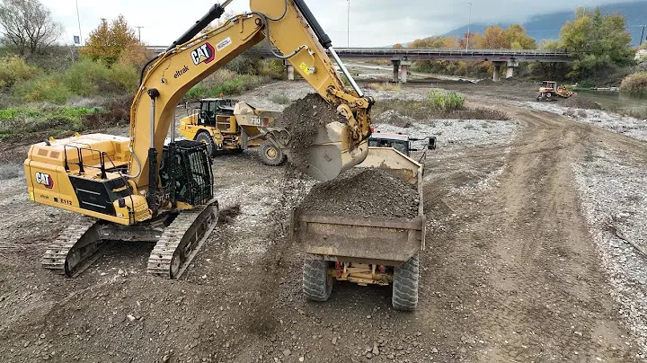 Brand New Caterpillar 352 Excavator & 730 Articulated Trucks Working On River Bed - Interkat SA - 4k