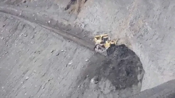 Cat D11 Extreme Earth Moving