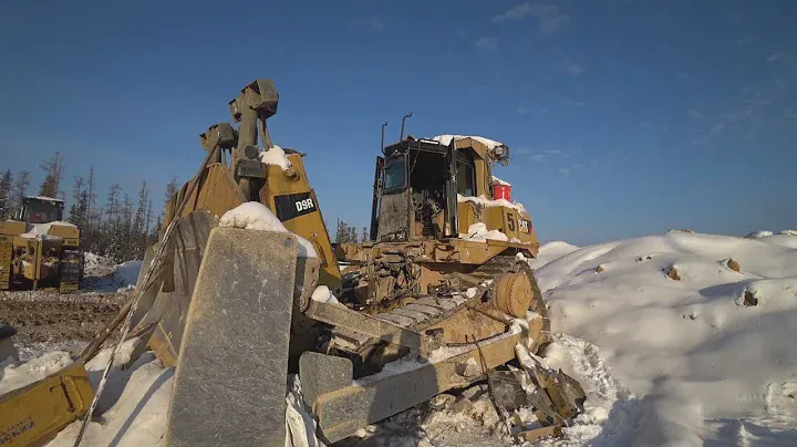 Ремонт бульдозера CATERPILLAR D9R  в полевых условиях