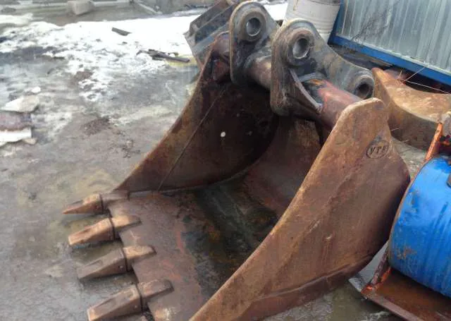 Ковш экскаватора Caterpillar