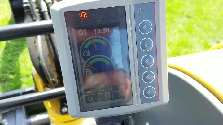 Cat 303.5E CR, Starting