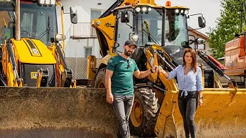 The Power of the New Caterpillar 432 Backhoeloader. (subtitles)