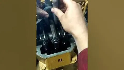 Cat ® 3512 -3516 Engine Adjusting Fuel Injector