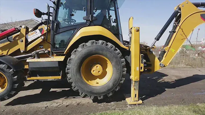Экскаватор-погрузчик Cat® 426 F2