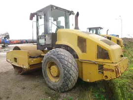 Дорожный каток Caterpillar CS76 XT