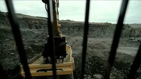 Cat® 374DL and 390DL Excavators | Large Excavator