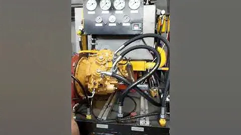 Проверка гидронасоса экскаватора CATERPILLAR 320DL стенде #гидравлика #экскаватора #cat #экскаваторы